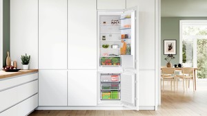 Hladilni-aparati-in-vinske-vitrine/21894914_KIN96NSE0_PGA1_def