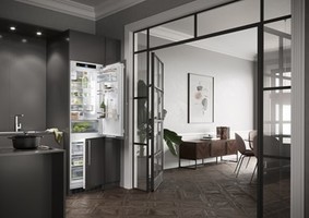Hladilni-aparati-in-vinske-vitrine/ICNDI5153-LIEBHERR-HLADILNIK_2