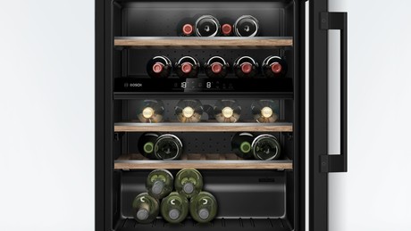 KUW21AHG0 BOSCH Serie 6, Wine cabinet with glass door, 82 x 60 cm 